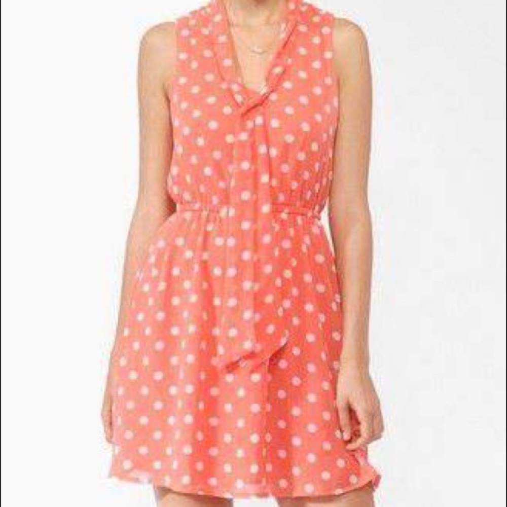🆕 Forever 21 coral vintage style polka dot print tie dress